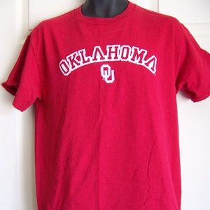 Oklahoma University red t shirt size M